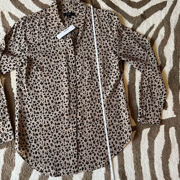 J Crew Silk Button Up Shirt in Leopard 4 - Picture 7 of 8